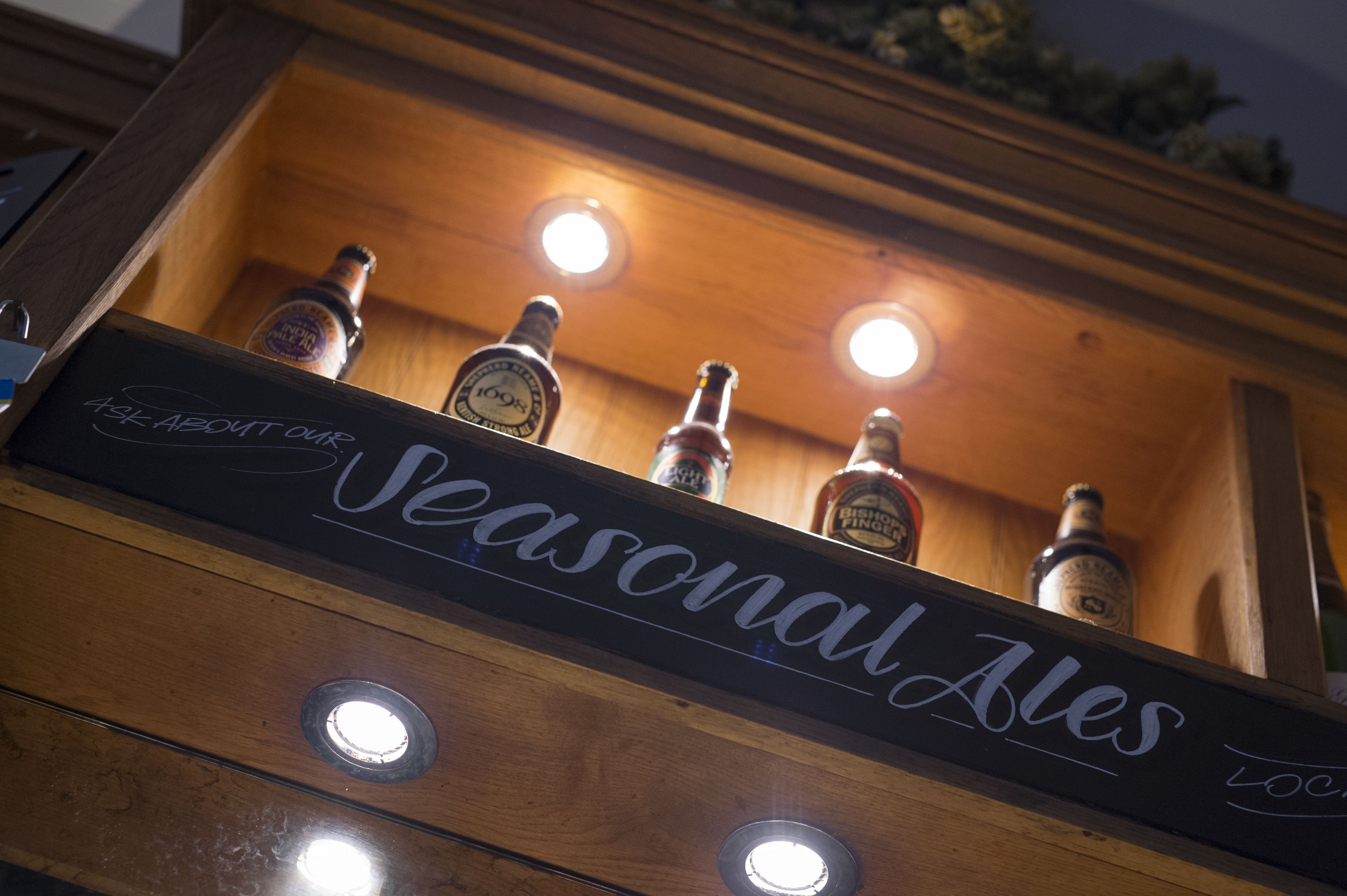 serves lunch and dinner