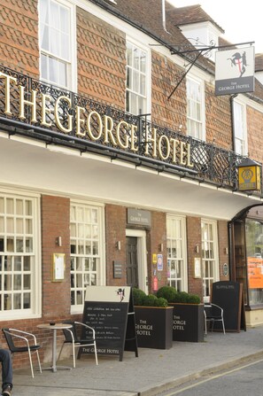 Front of property - The George Hotel (Cranbrook)