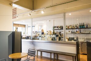 Bar (en la propiedad)