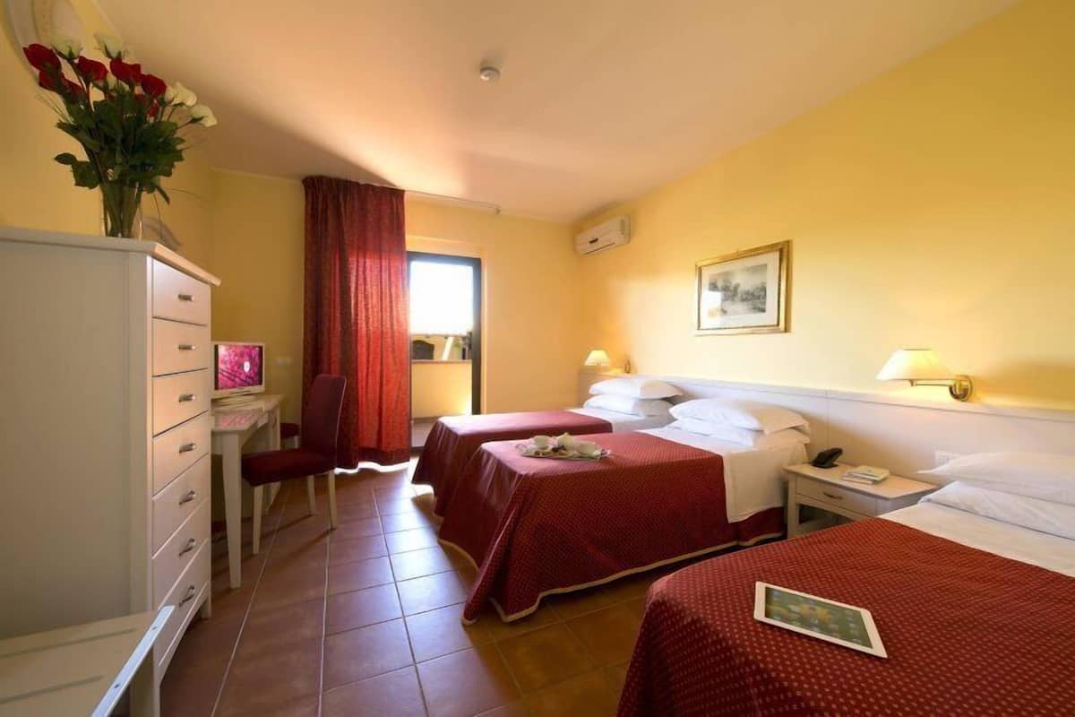 Minibar, in-room safe, desk, blackout curtains