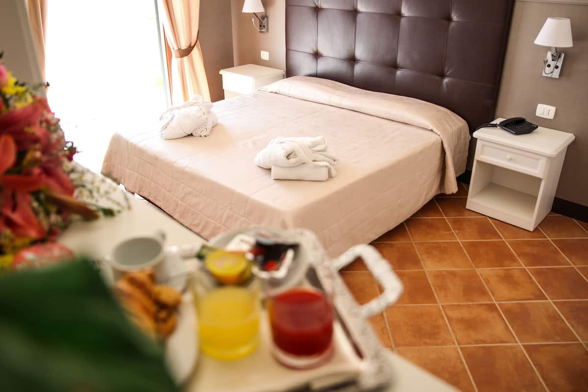 minibar, in-room safe, desk, blackout curtains