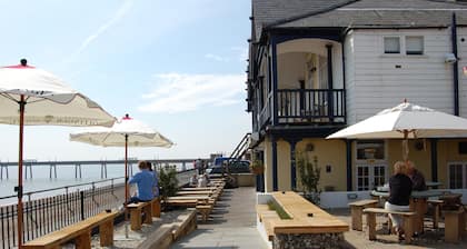 Royal Hotel