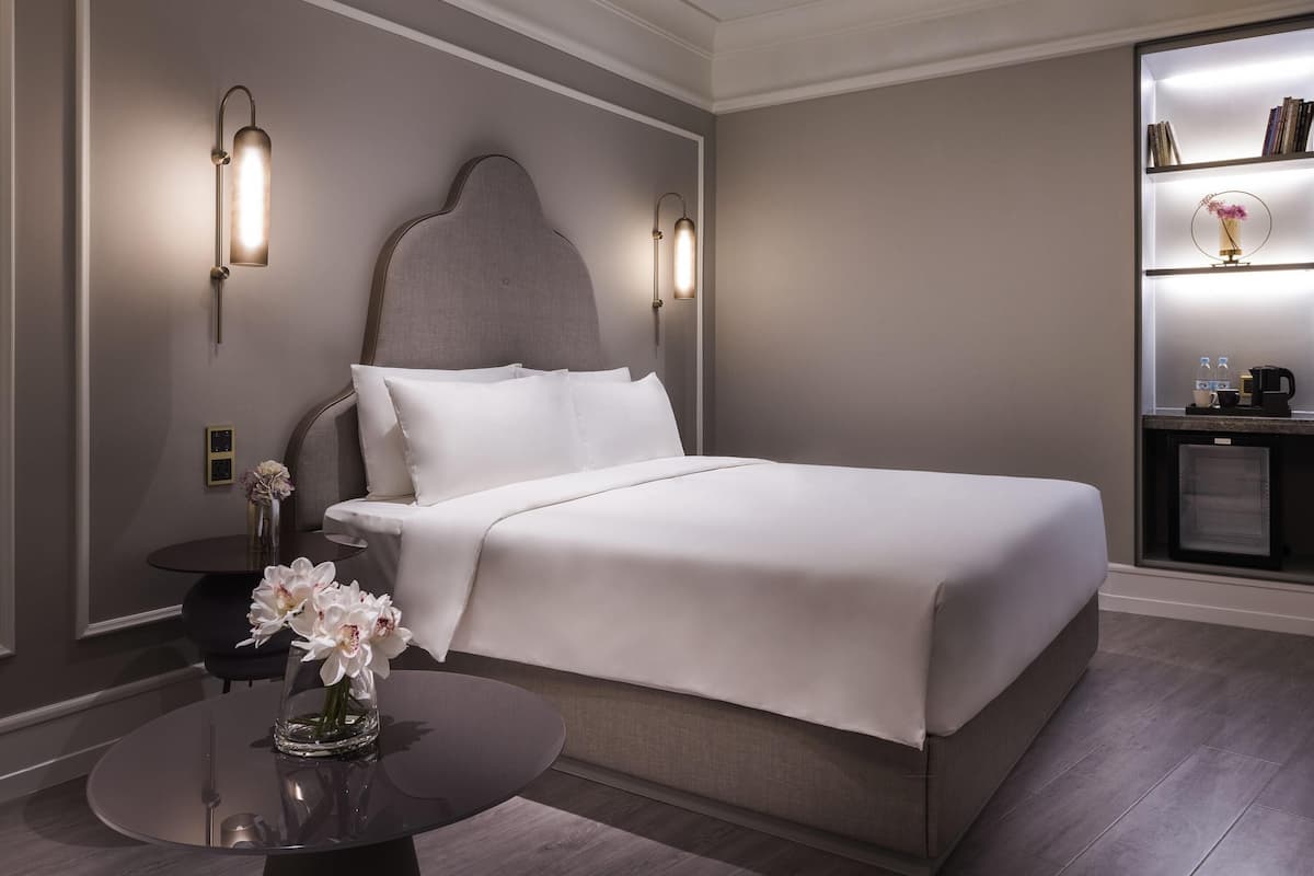 1 bedroom, premium bedding, down duvets, free minibar