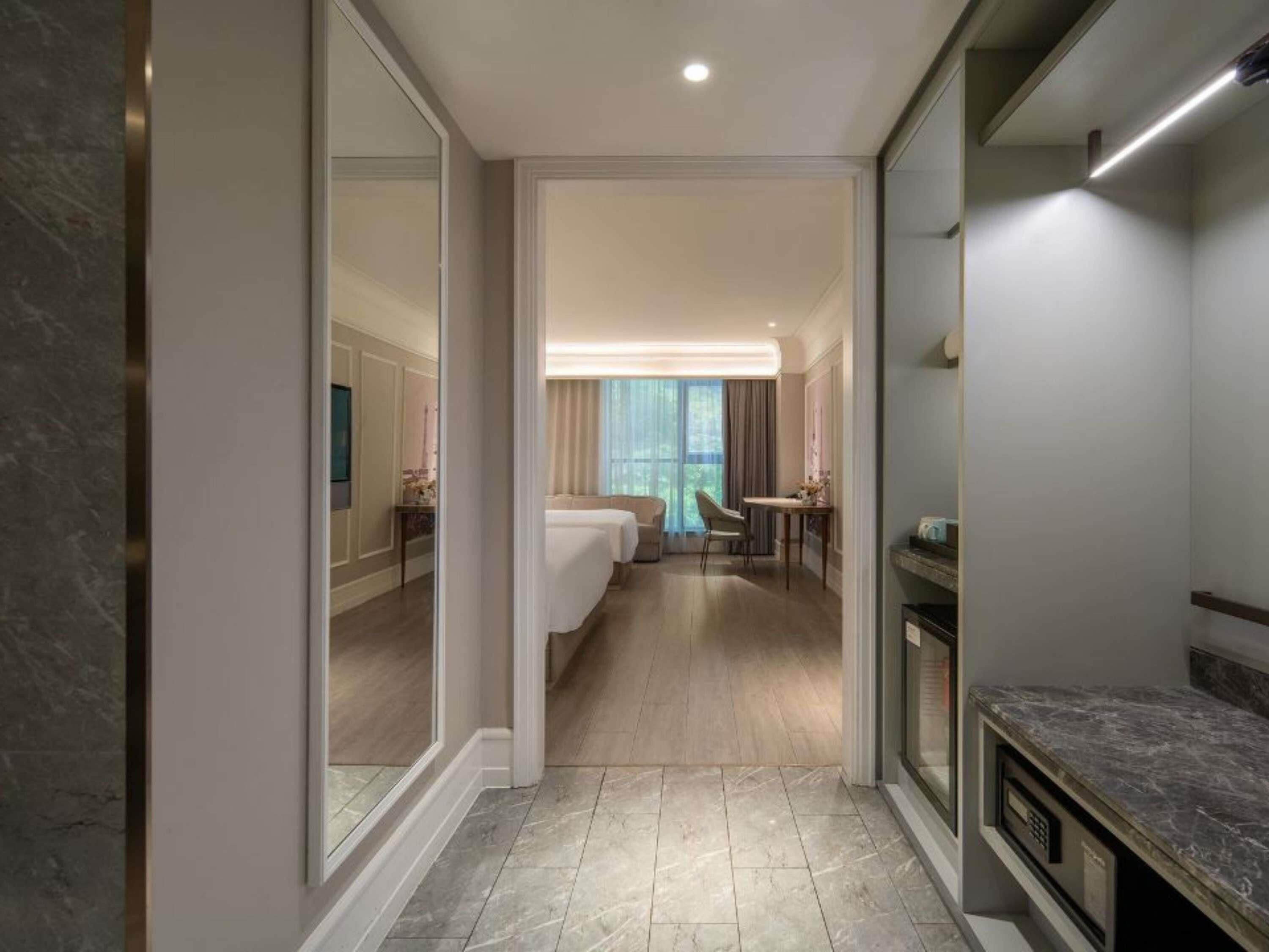 Photo - Mercure Shanghai Yu Garden On the Bund - 5 mins taxi to Nanjing Road and Bund