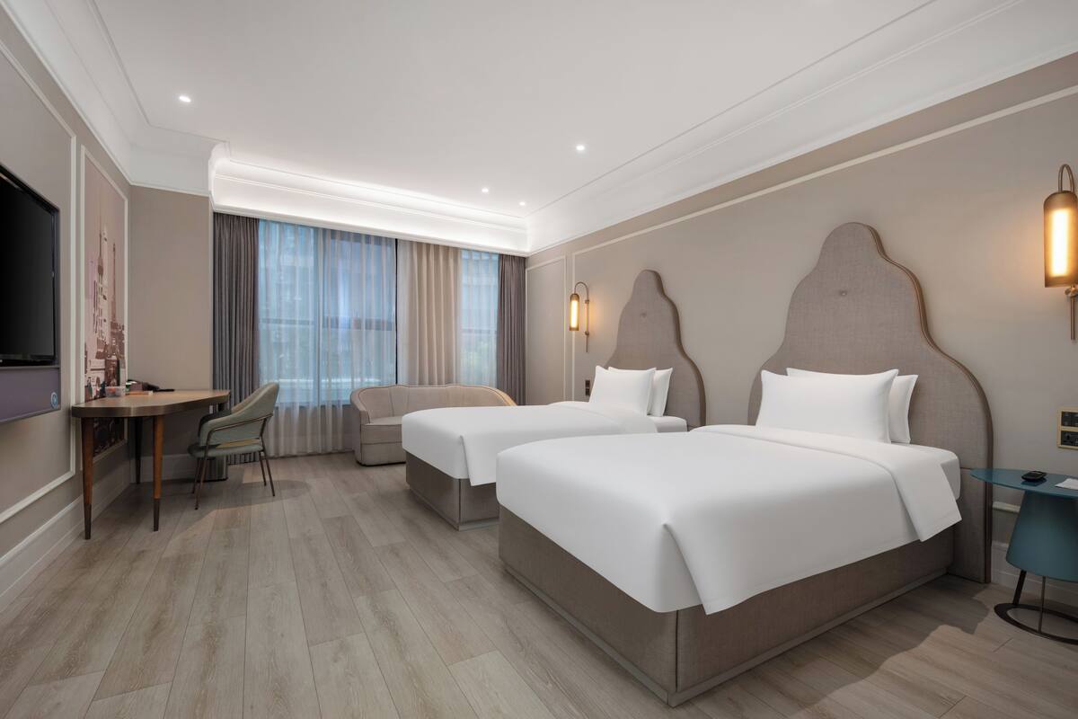 Deluxe Room, 2 Twin Beds | 1 bedroom, premium bedding, down comforters, minibar (free items)