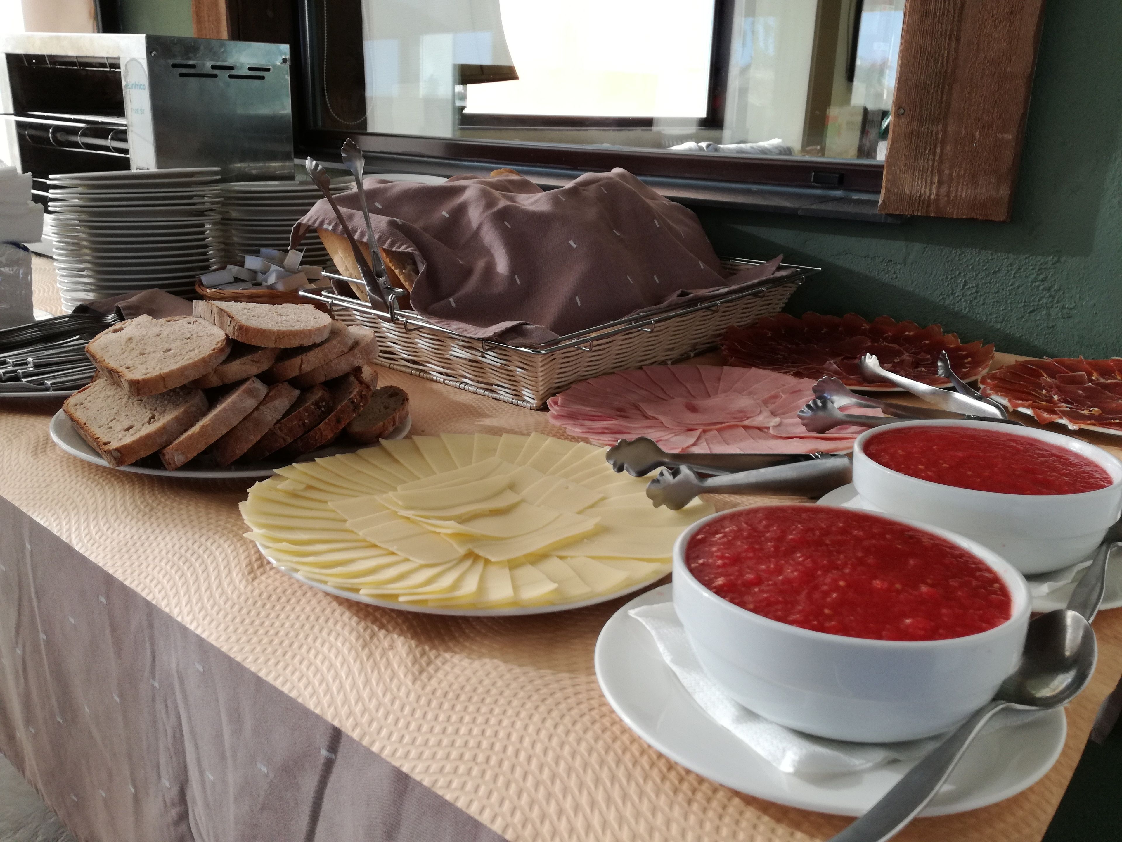 Daily buffet breakfast (EUR 6.5 per person)