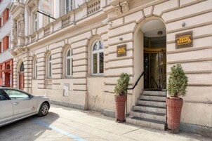 Entrada al alojamiento