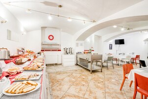 包含每日自助早餐