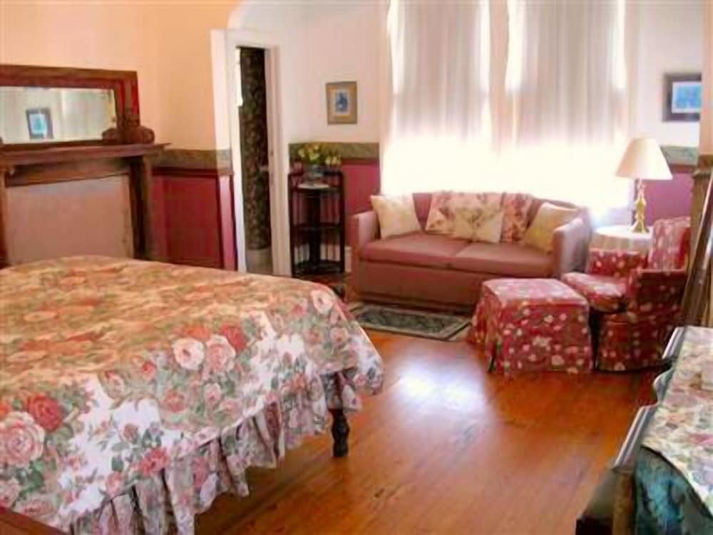 Pensacola Victorian Bed & Breakfast photo 3