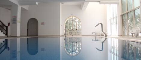 Innenpool, beheizter Pool