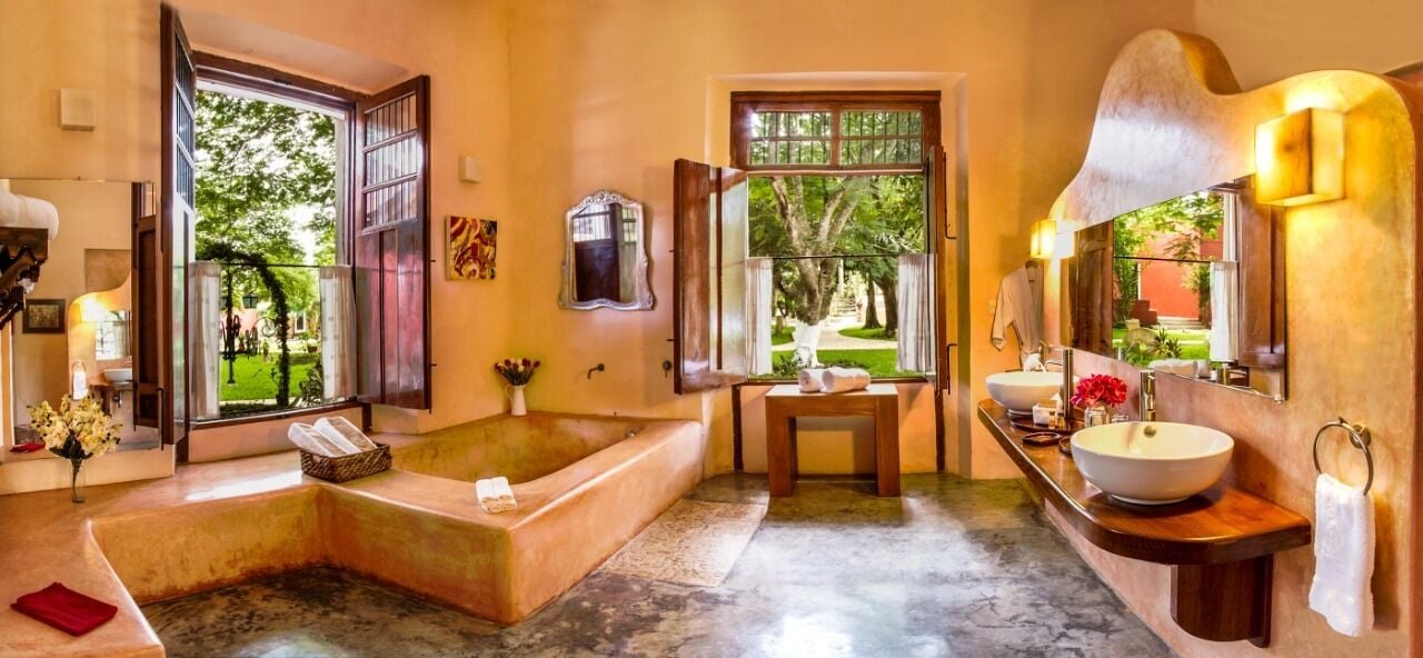 presidential room, 1 king bed | bathroom | shower, rainfall showerhead, hair dryer, towels