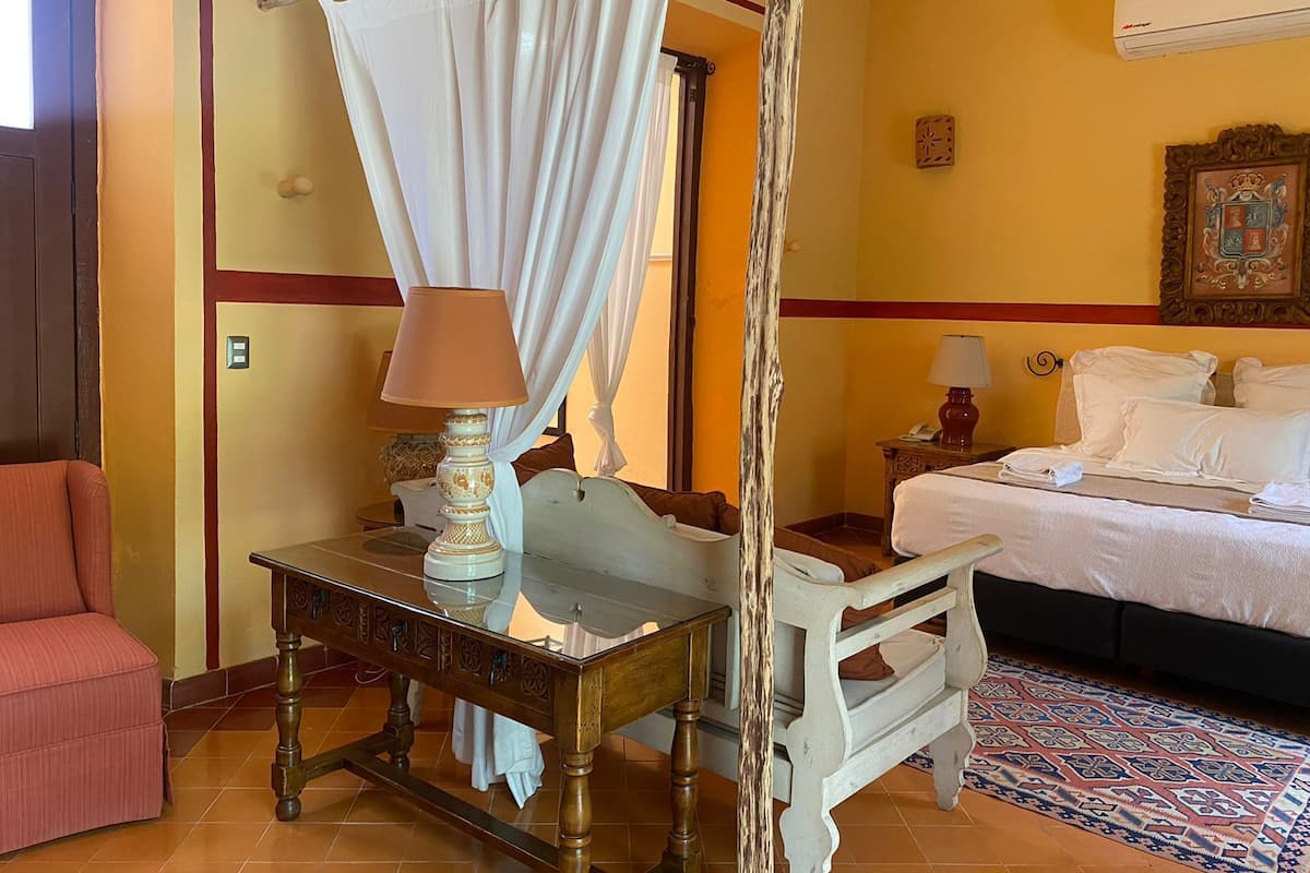 Family Room, Multiple Beds | 1 bedroom, premium bedding, down comforters, minibar