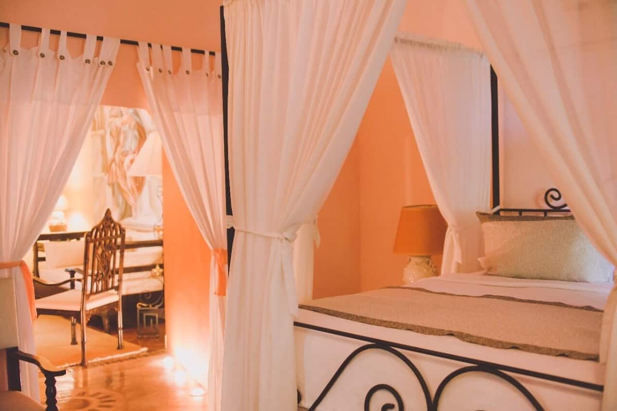 Presidential Room, 1 King Bed | 1 bedroom, premium bedding, down comforters, minibar