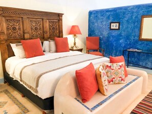 Premium bedding, down duvets, minibar, in-room safe - Hacienda Santa Cruz (Mérida)