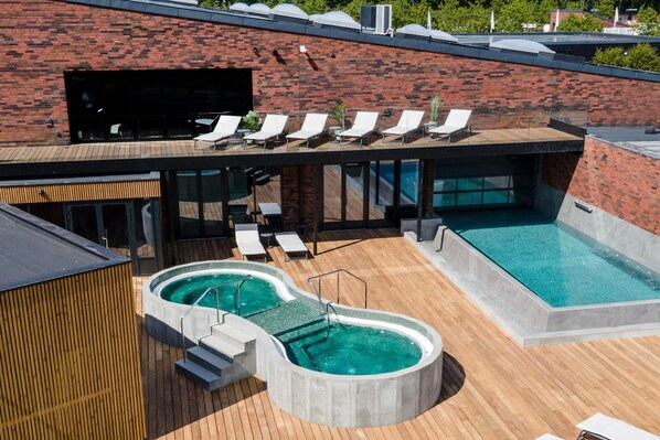 Espace de soins pour les couples, sauna, bain à remous, hammam