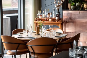 3 restaurants servant le petit déjeuner, spécialités Cuisine régionale