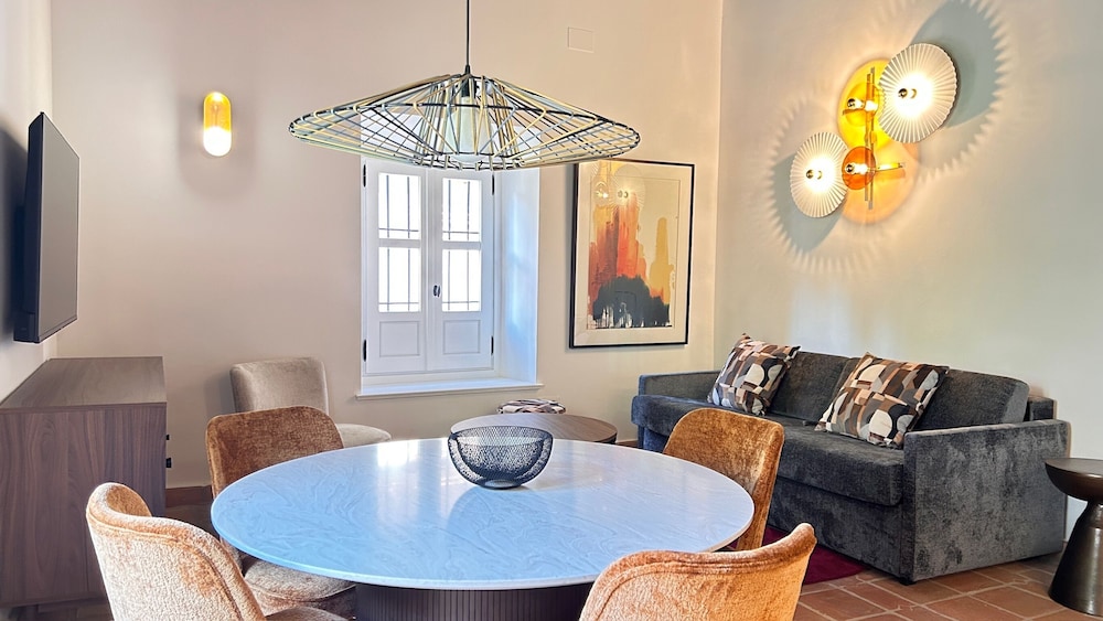 El Ladrón de Agua Palacete by null