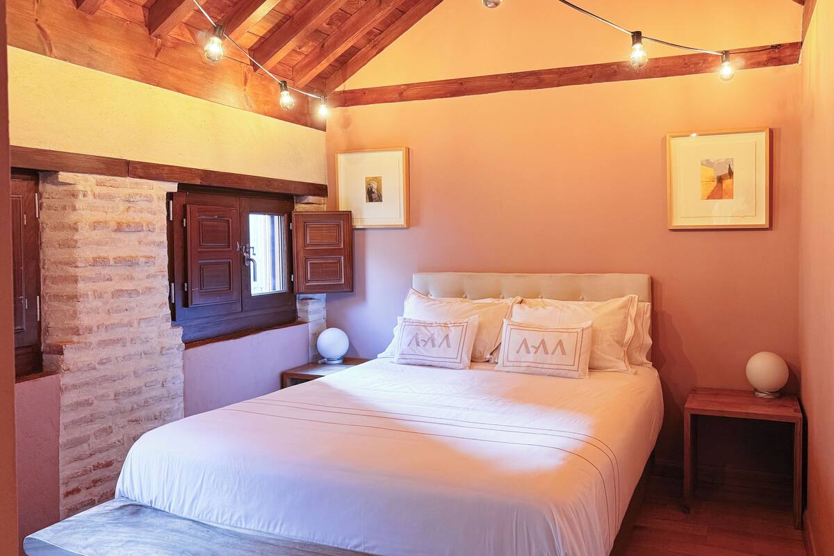 Double room with parking | Hypo-allergenic bedding available, down comforters, memory foam beds