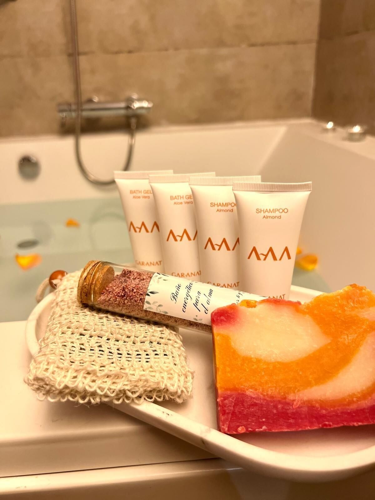 deluxe double room | bathroom | free toiletries, hair dryer, bidet, towels