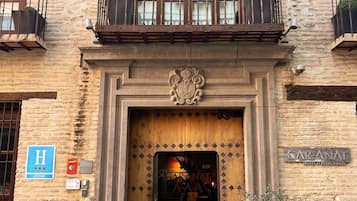 Fachada de la propiedad