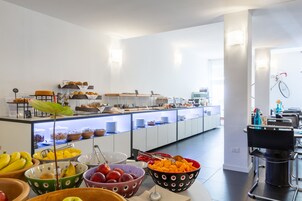 Desayuno buffet incluido todos los días 