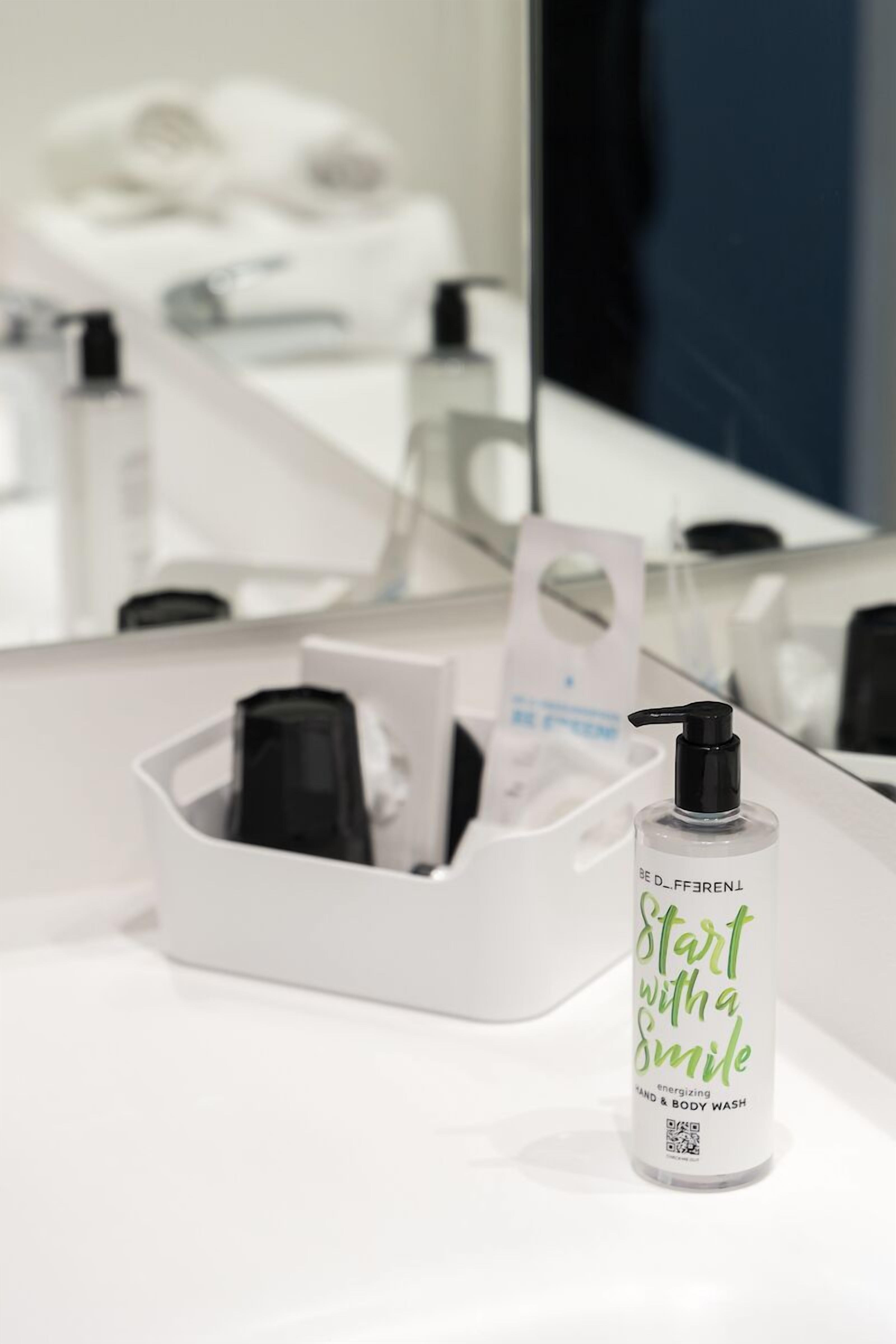 standard double room | bathroom | shower, rainfall showerhead, free toiletries, hair dryer