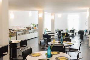 Free daily buffet breakfast - Hotel Santoni Freelosophy (Nago-Torbole)