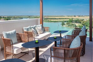 Seasonal outdoor pool, pool umbrellas, sun loungers