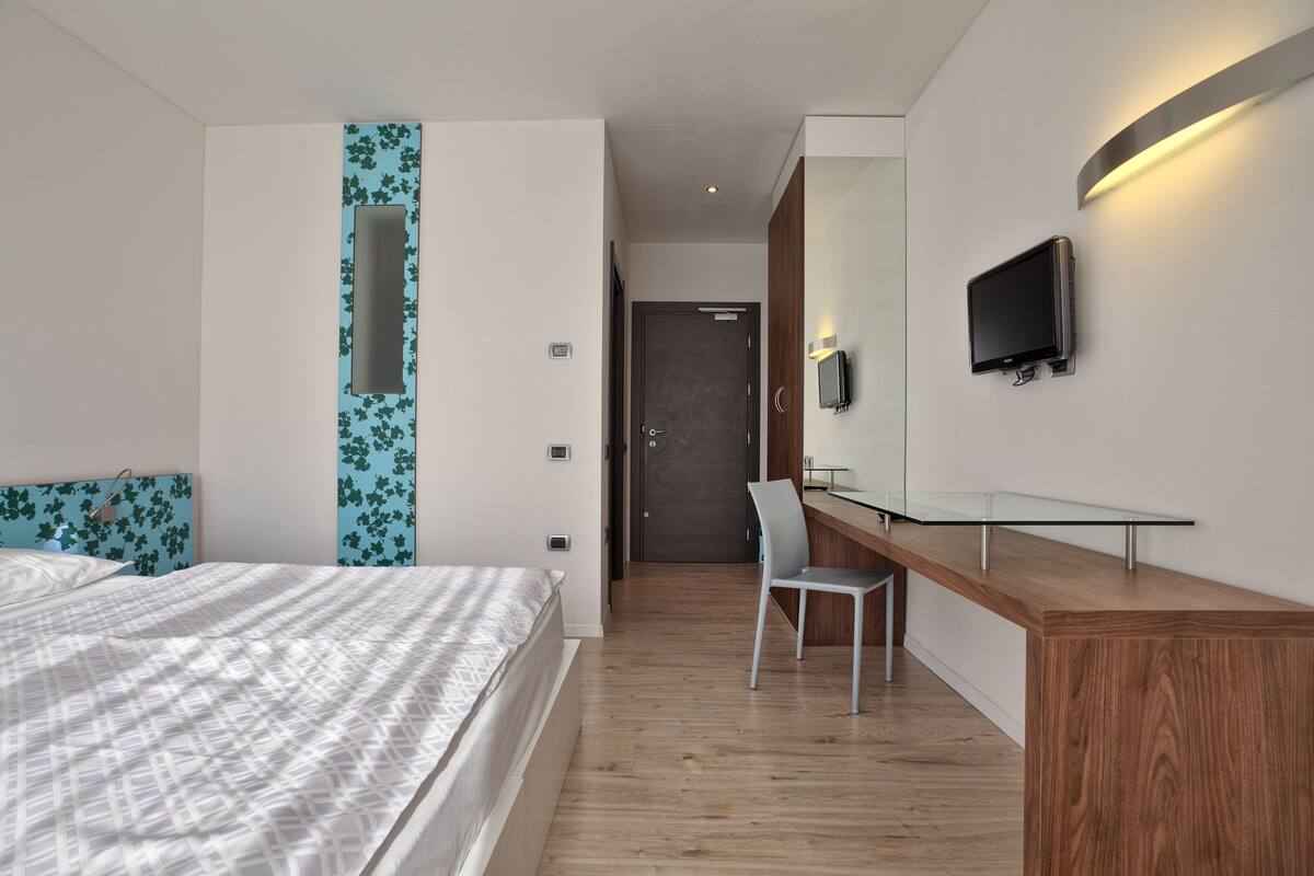 Double Room, Annex Building | In-room safe, desk, soundproofing, cribs (surcharge)