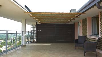 Comfort Room, 1 King Bed, Balcony | Balcony