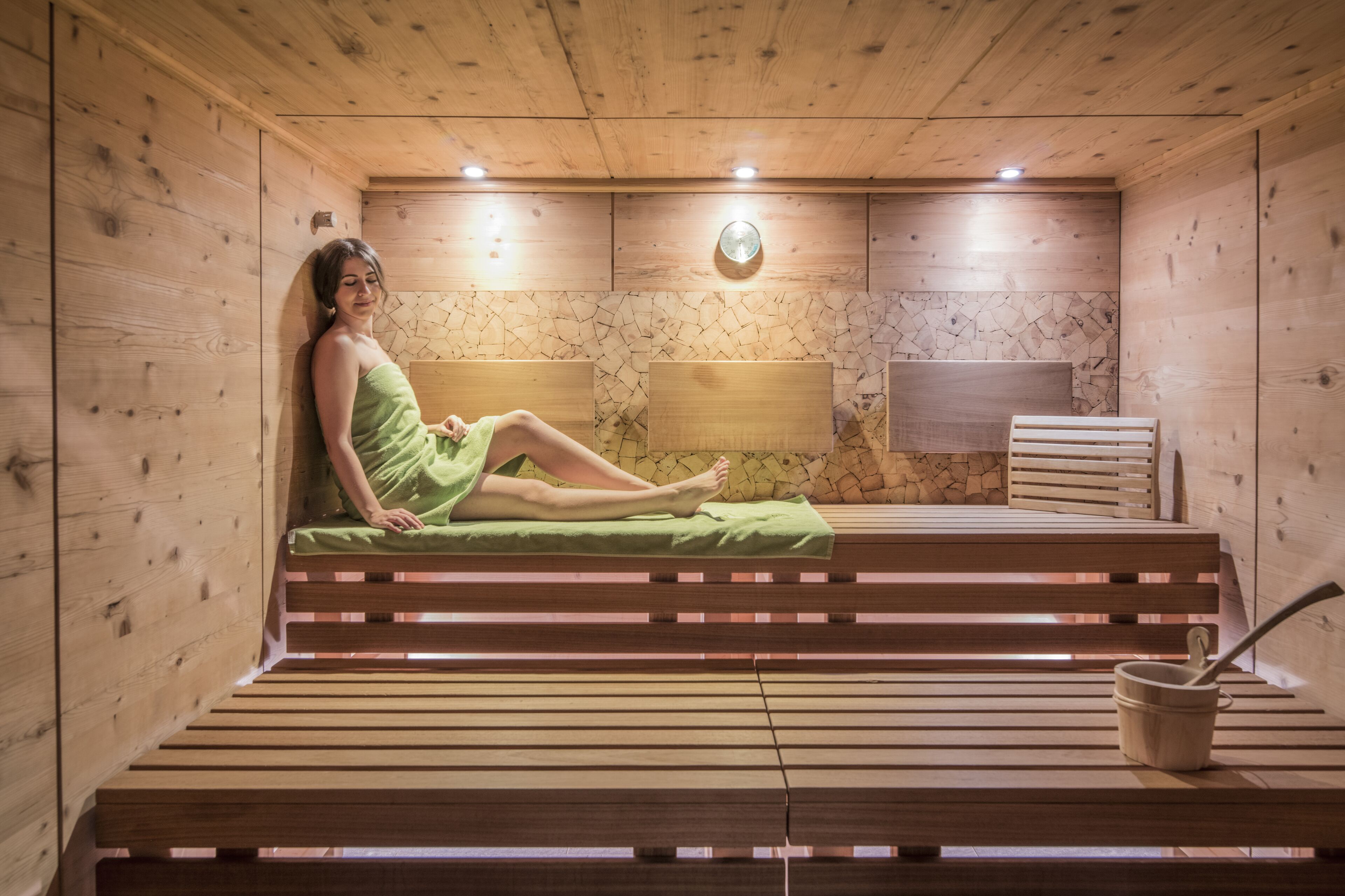 sports massages, 3 treatment rooms, massages