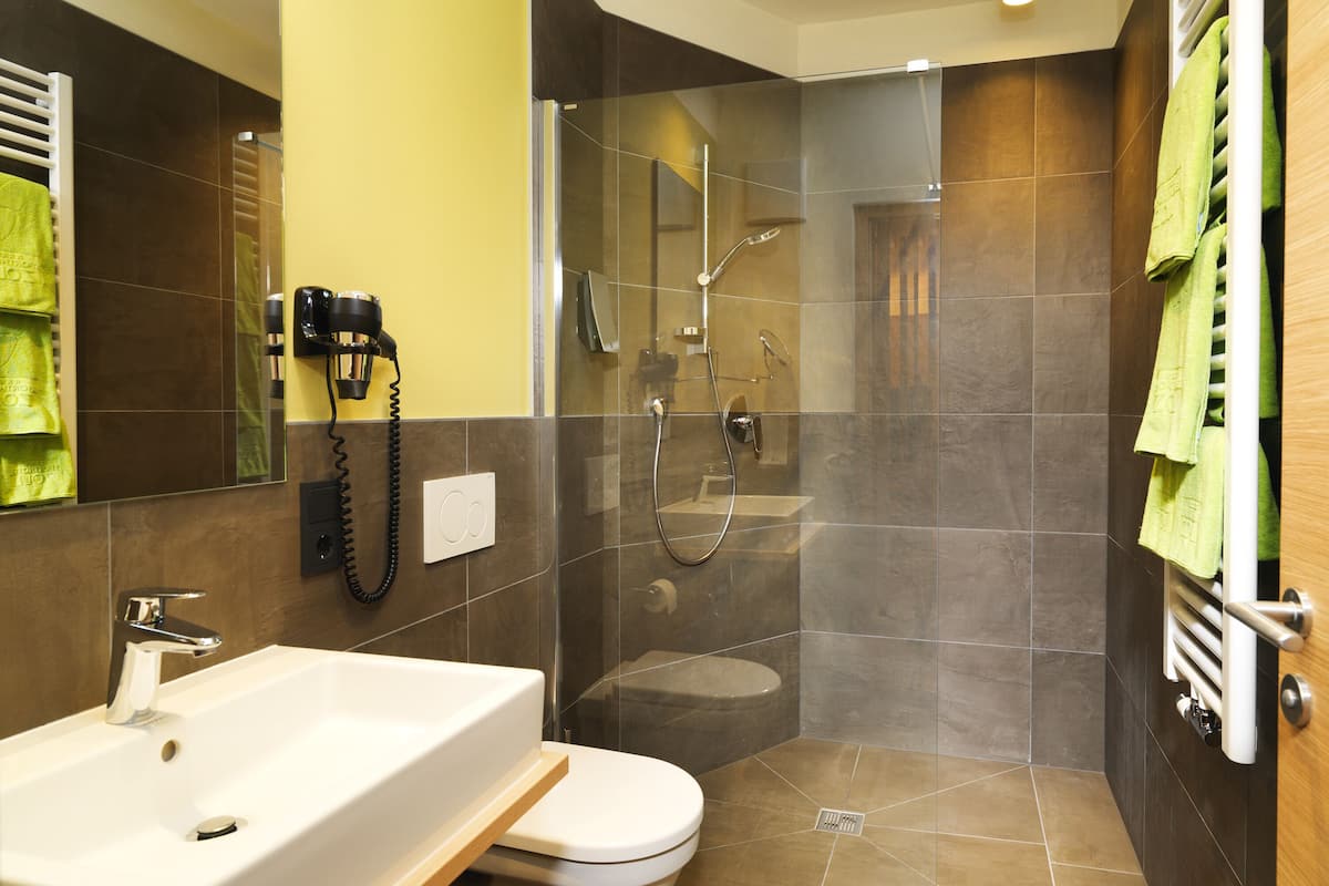 apartment, 2 bedrooms | bathroom | hair dryer, bathrobes, slippers, bidet