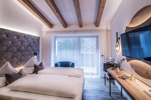 Camera doppia | Una cassaforte in camera, tende oscuranti, insonorizzazione