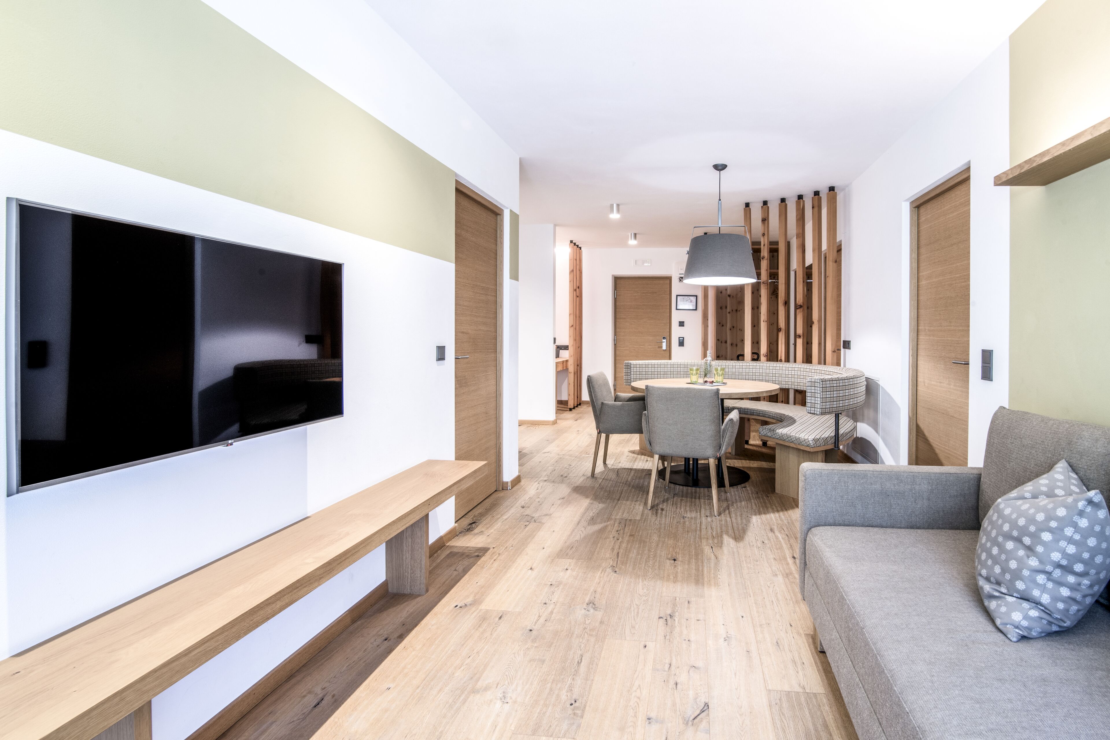 apartment, 2 bedrooms | living area | 55-inch tv with satellite channels