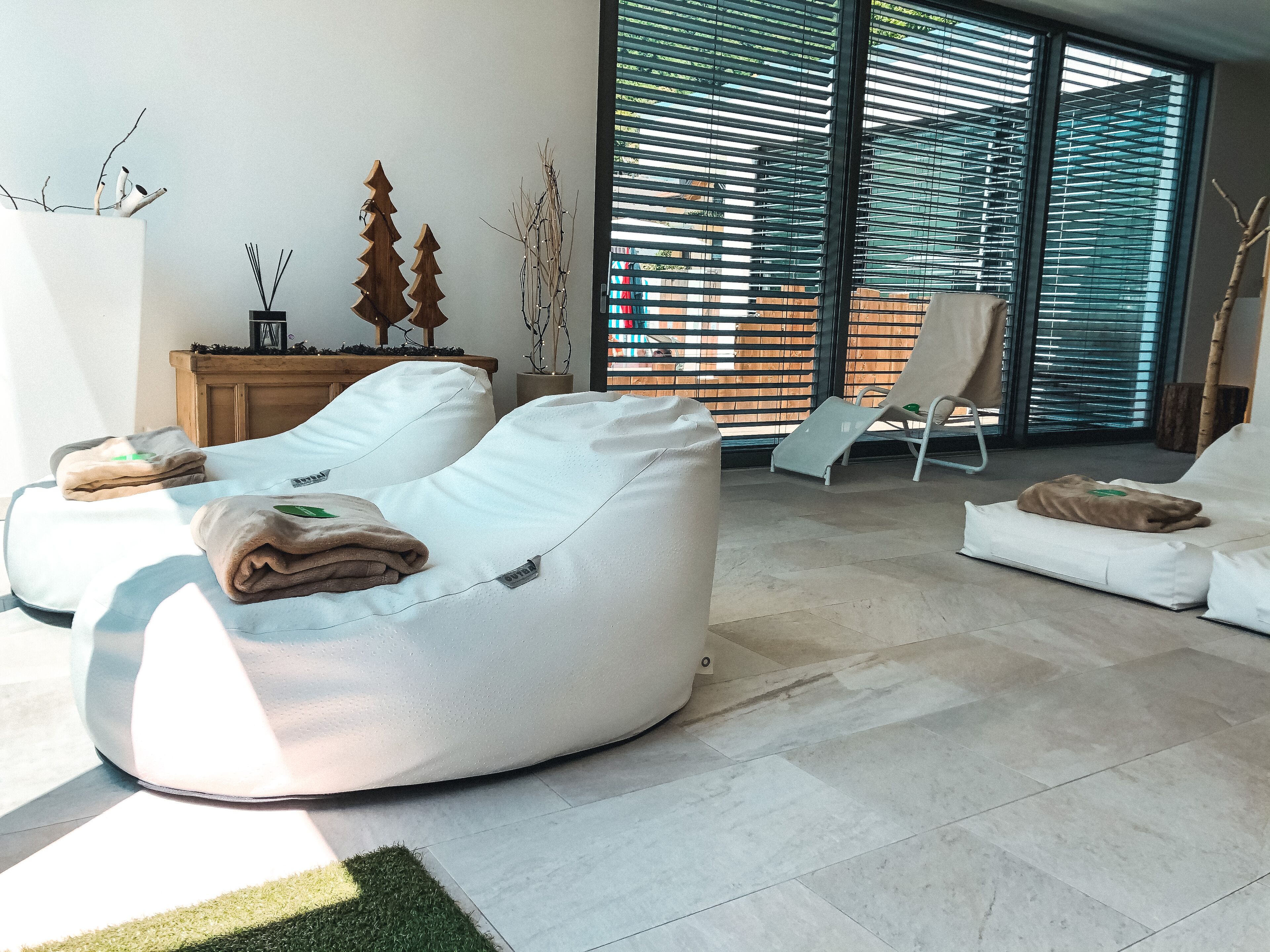 sauna, hot tub, steam room