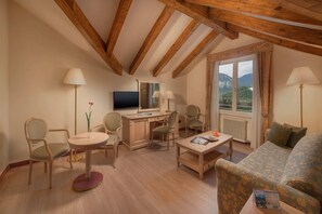 Suite, Lake View | Minibar, in-room safe, desk, free WiFi - Bellavista Relax Hotel (Levico Terme)