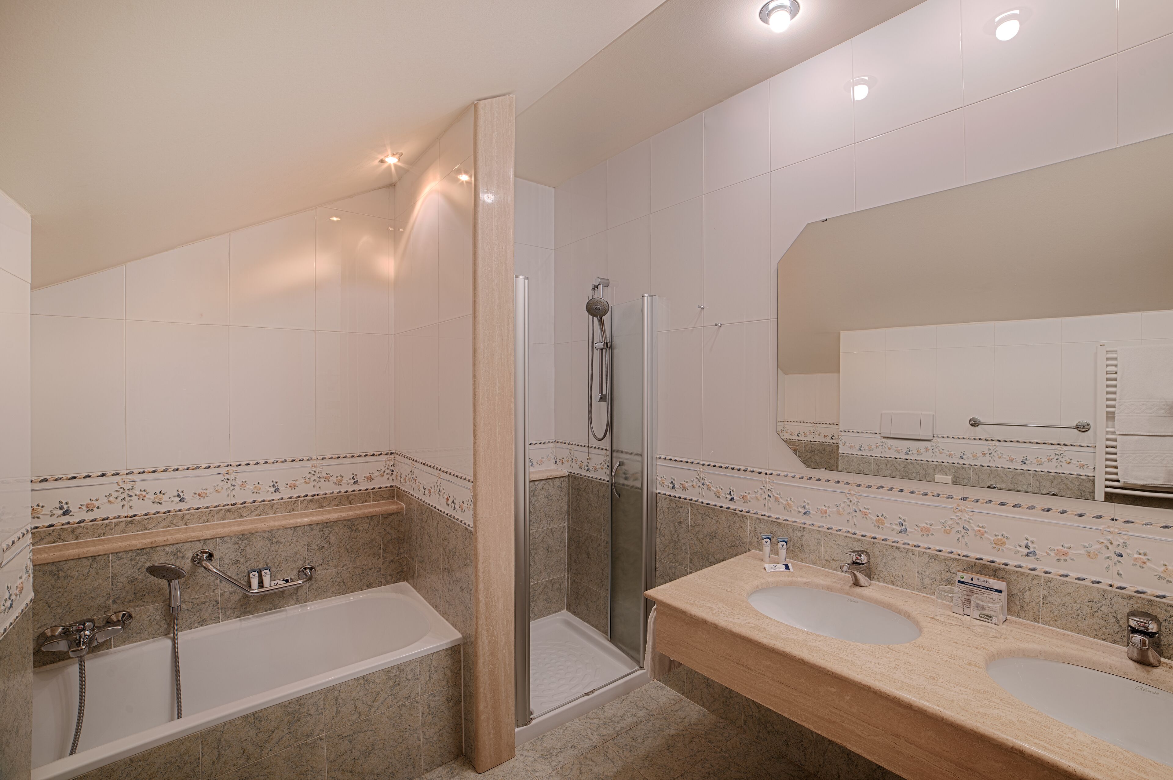 suite, lake view | bathroom | free toiletries, hair dryer, bidet, towels