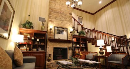 Seffner Inn and Suites