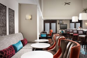 Free daily buffet breakfast - Hampton Inn & Suites Chicago Southland-Matteson (Matteson)