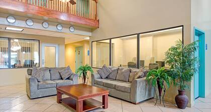 Days Inn by Wyndham Downtown St. Louis