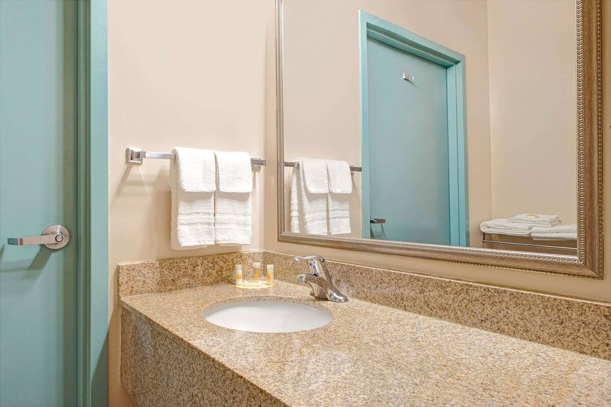 Bathroom | Free toiletries, hair dryer, towels, soap