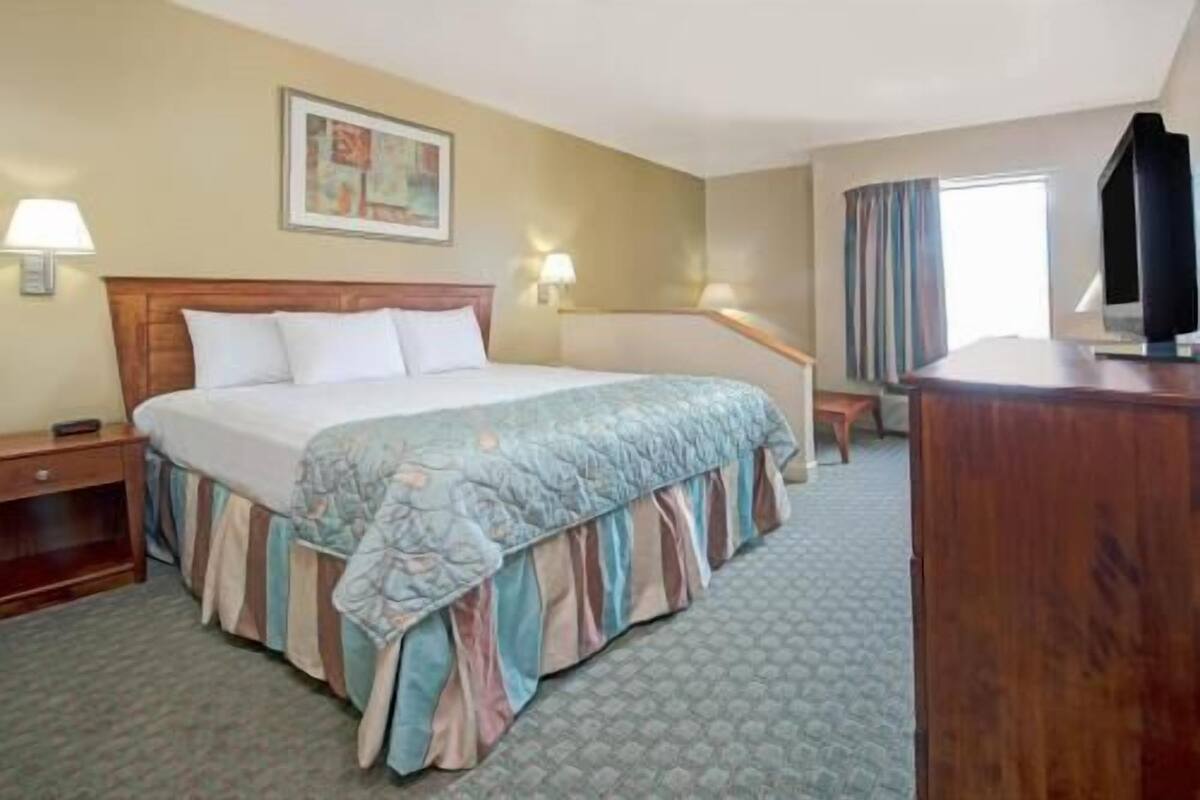 In-room safe, desk, laptop workspace, iron/ironing board