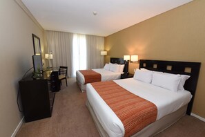 Standard Room, 2 Queen Beds, Non Smoking, River View | In-room safe, free WiFi, bed sheets - Hotel Camberland Ramallo (Ramallo)