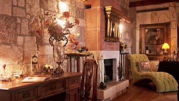 Phòng Suite Presidential, 2 phòng ngủ, bồn tắm thủy lực, quang cảnh hồ | Minibar, phòng cách âm, bàn ủi/dụng cụ ủi quần áo