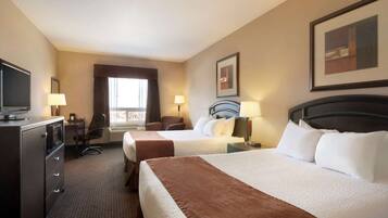 Tallelokero huoneessa, pimennysverhot, silitysrauta/-lauta, lisävuoteet