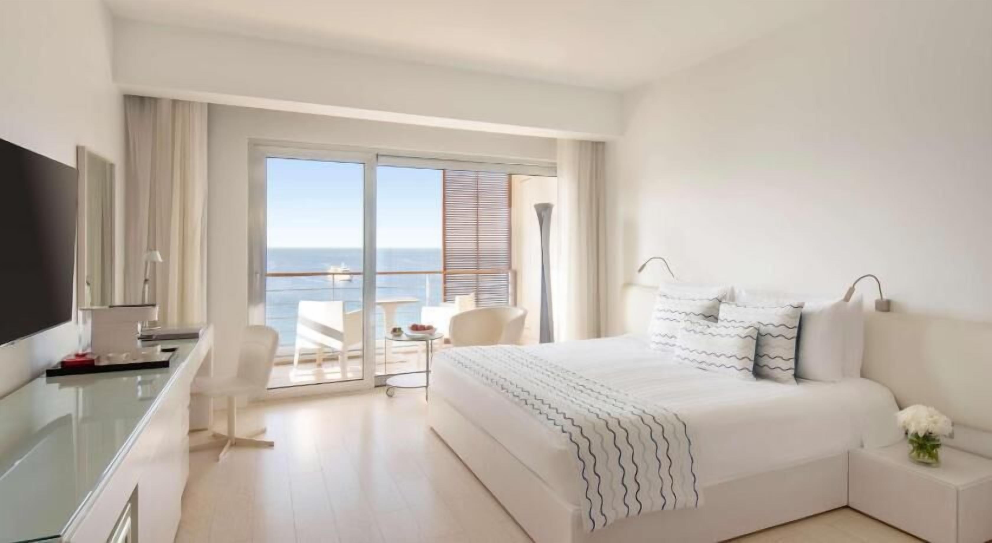 Ropa de cama de alta calidad y artículos del minibar gratis 