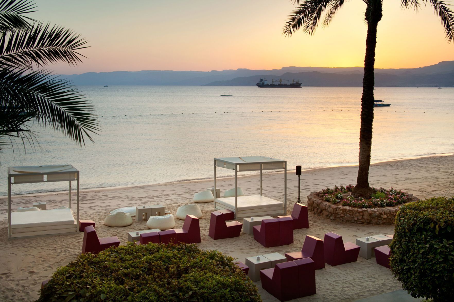 Playa | Playa privada, camas de playa gratuitas, camastros y sombrillas 