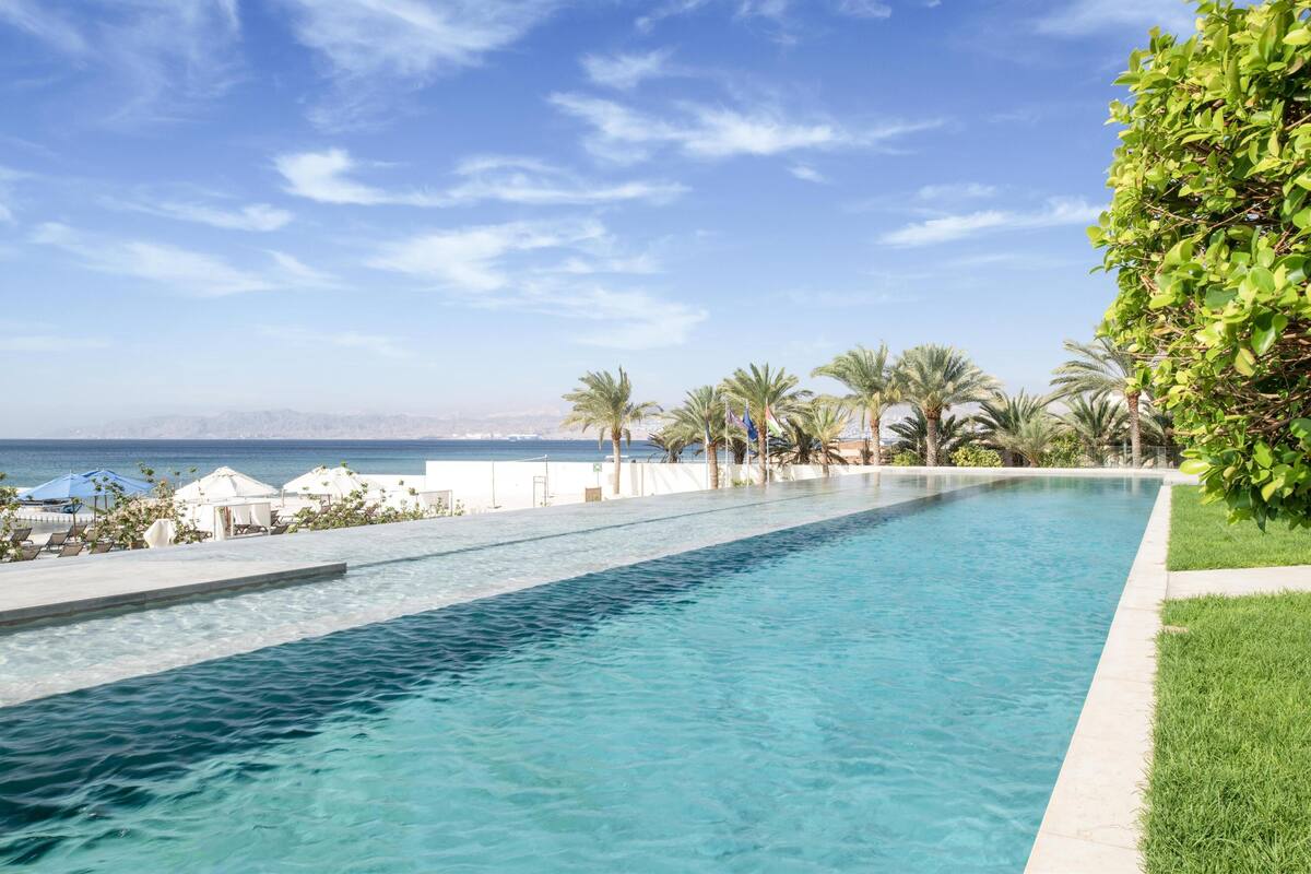 outdoor pool, pool umbrellas