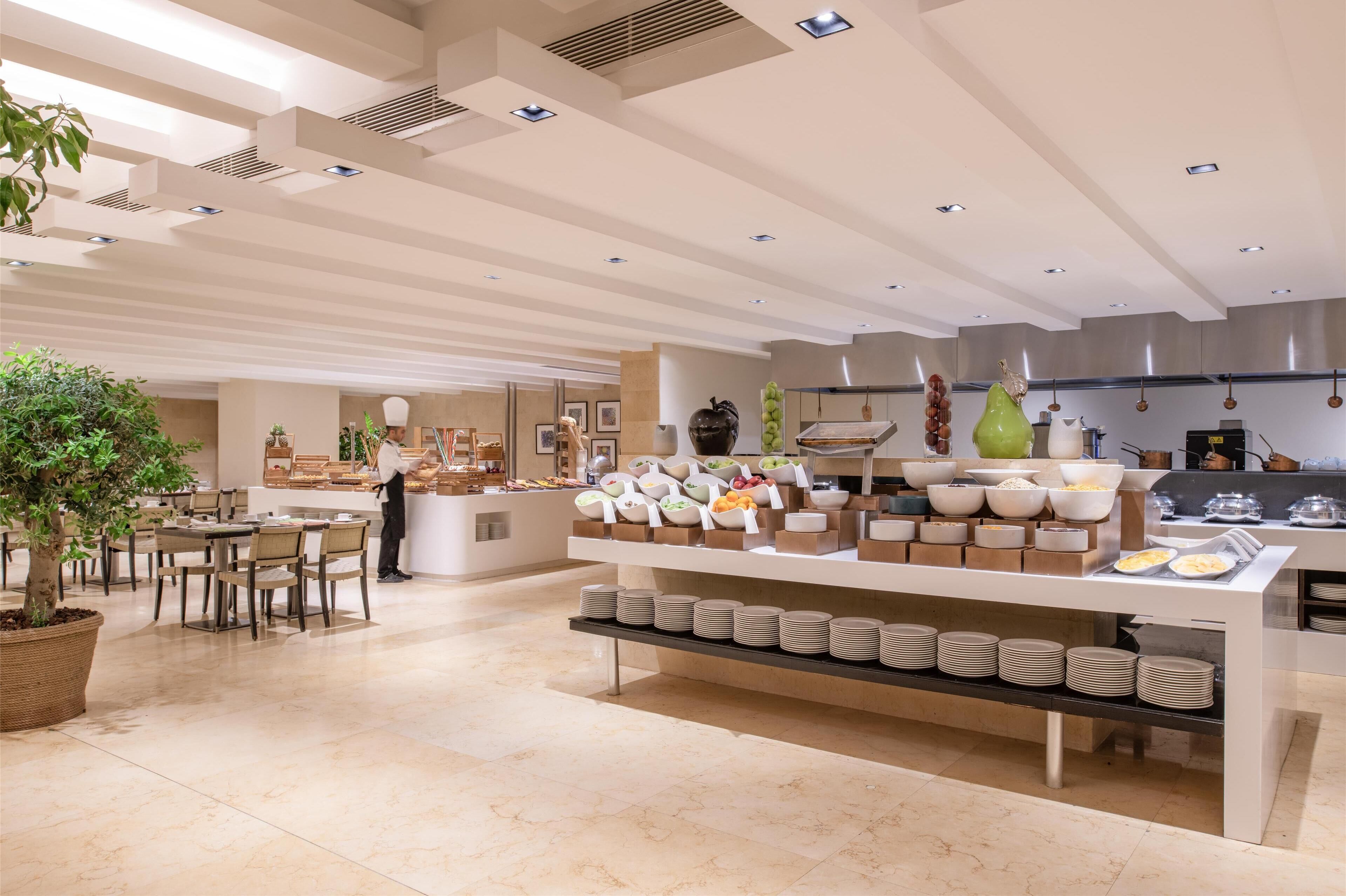 daily buffet breakfast for a fee