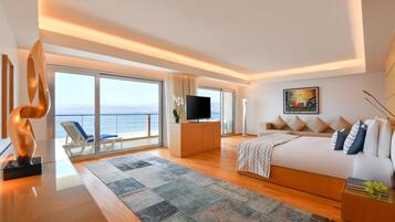 Suite (Royal) | Premium bedding, free minibar, in-room safe, desk